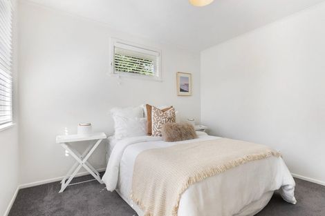 Photo of property in 40 Paragon Avenue, Beach Haven, Auckland, 0626