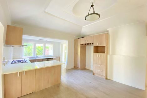 Photo of property in 1/28 Rangitoto Terrace, Milford, Auckland, 0620