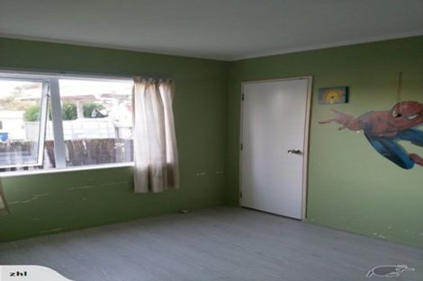 Photo of property in 2/61 Greenslade Crescent, Northcote, Auckland, 0627