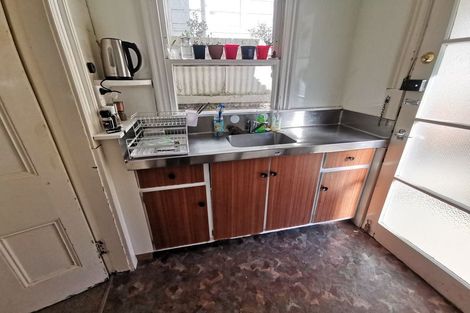 Photo of property in 47 Aurora Terrace, Kelburn, Wellington, 6012