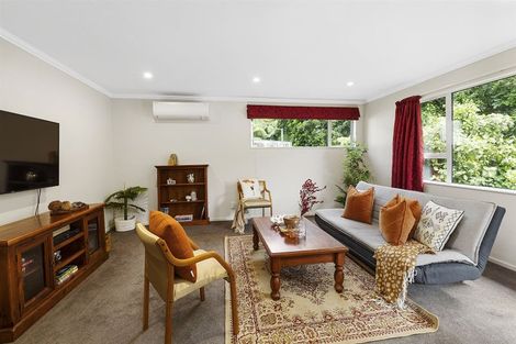 Photo of property in 13c Peterhouse Street, Tawa, Wellington, 5028