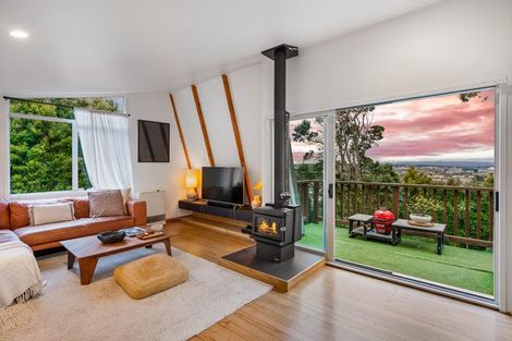 Photo of property in 1000 East Coast Road, Northcross, Auckland, 0630