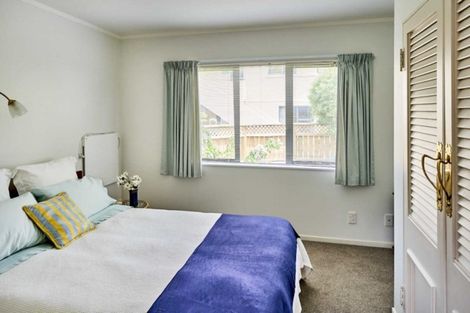 Photo of property in 105 Marine Parade, Eastbourne, Lower Hutt, 5013