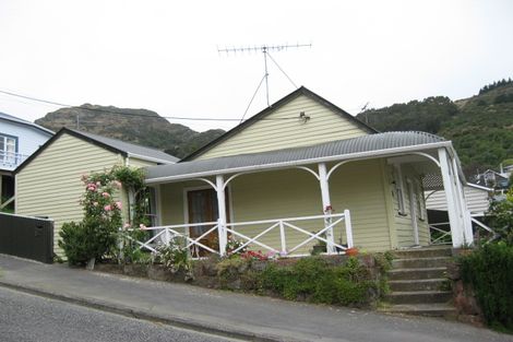 Photo of property in 82 Oxford Street, Lyttelton, 8082