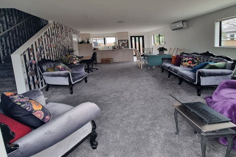 Photo of property in 2/42 Cambridge Terrace, Waiwhetu, Lower Hutt, 5010