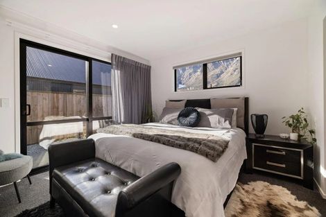 Photo of property in 13 Spur Ridge Rise, Jacks Point, 9371