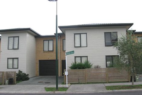 Photo of property in 58 Verdale Circle, Glen Eden, Auckland, 0602