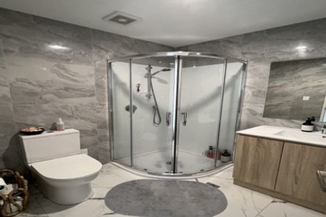 Photo of property in 3/21 Akoranga Drive, Northcote, Auckland, 0627