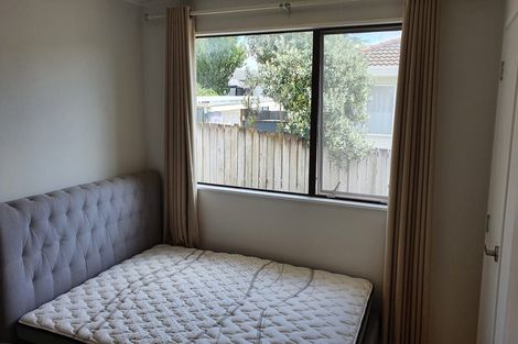 Photo of property in 45 Hassan Drive, Massey, Auckland, 0614