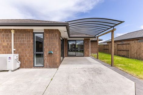 Photo of property in 8 Piwakawaka Court, Rototuna North, Hamilton, 3210