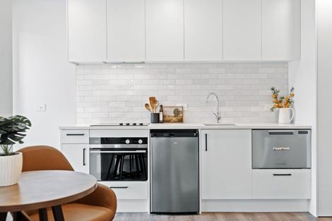 Photo of property in 37 Woodpecker Street, Lake Hawea, 9382