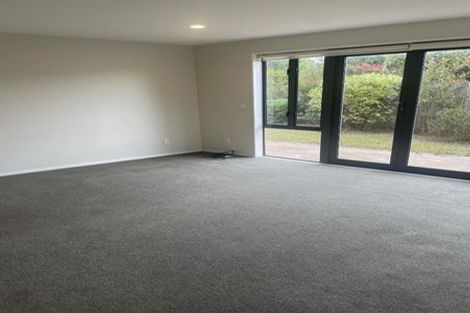 Photo of property in 32 Berkshire Drive, Avonhead, Christchurch, 8042