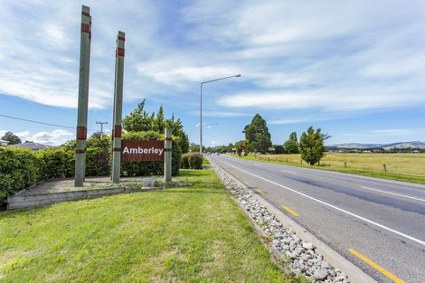 Photo of property in 70 Amberley Beach Road, Amberley, 7410