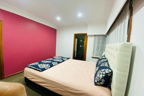 Photo of property in 4287 Great North Road, Glendene, Auckland, 0602