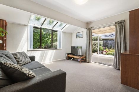Photo of property in 20 Ronald Macken Place, Windsor Park, Auckland, 0632