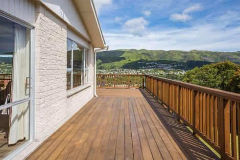 Photo of property in 10 Spicer Place, Tawa, Wellington, 5028