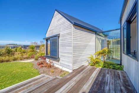 Photo of property in 18 Kahu Close, Kaiteriteri, Motueka, 7197