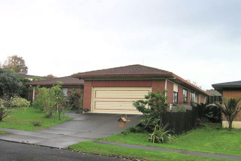 Photo of property in 6 La Perouse Street, Botany Downs, Auckland, 2010