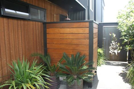 Photo of property in 14 Hamblyn Street, Strandon, New Plymouth, 4312