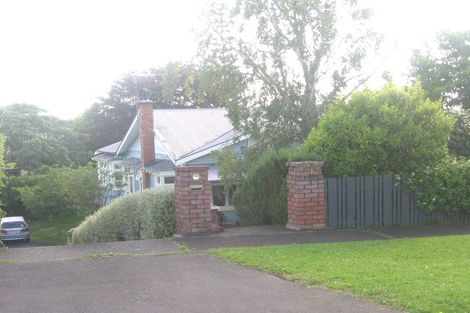 Photo of property in 16 Maungakiekie Avenue, Greenlane, Auckland, 1051