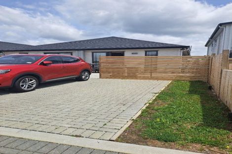 Photo of property in 20 Rorotu Avenue, Karaka, Papakura, 2113