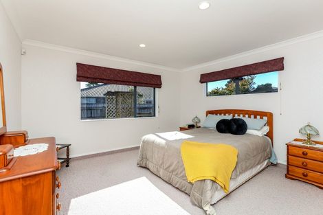 Photo of property in 8 Adam Lile Drive, Highlands Park, New Plymouth, 4312