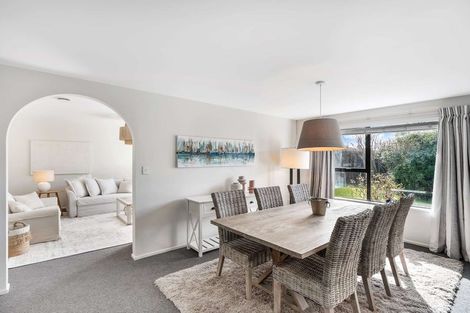 Photo of property in 8 Dulcie Place, Harewood, Christchurch, 8051