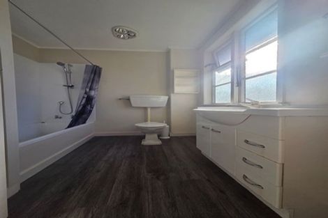 Photo of property in 356 Oxford Terrace, Avalon, Lower Hutt, 5011