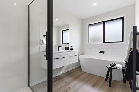 Photo of property in 7 Chisholm Place, Carterton, 5713