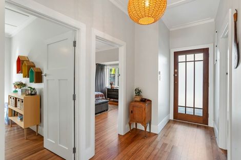 Photo of property in 48 Renfrew Avenue, Sandringham, Auckland, 1041