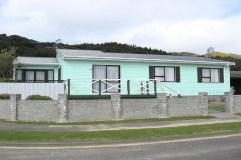 Photo of property in 46 Berkeley Road, Wainuiomata, Lower Hutt, 5014