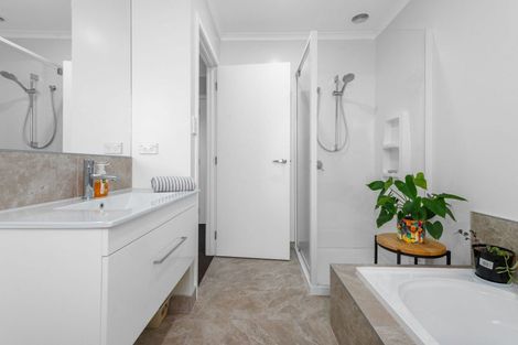 Photo of property in 32 Oralee Terrace, Peacocke, Hamilton, 3206