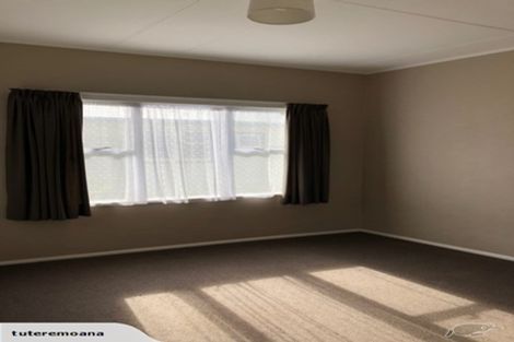 Photo of property in 72 Kent Street, Carterton, 5713