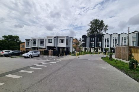 Photo of property in 35 Morihana Close, Glen Eden, 0602