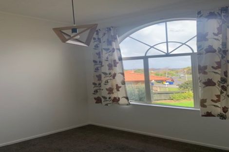 Photo of property in 28 Pukatea Avenue, Albany, Auckland, 0632