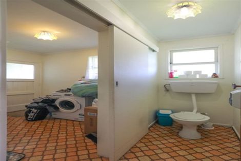 Photo of property in 76 Great South Road, Huntly, 3700