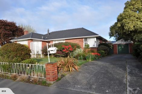 Photo of property in 1 Oakhurst Place, Russley, Christchurch, 8042