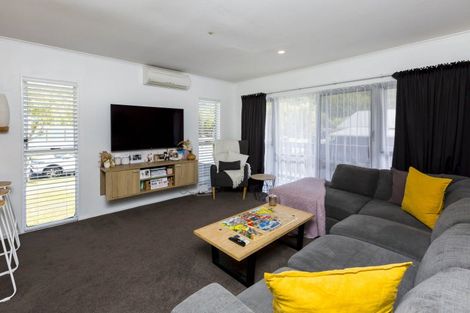 Photo of property in 19a Gemstone Drive, Birchville, Upper Hutt, 5018