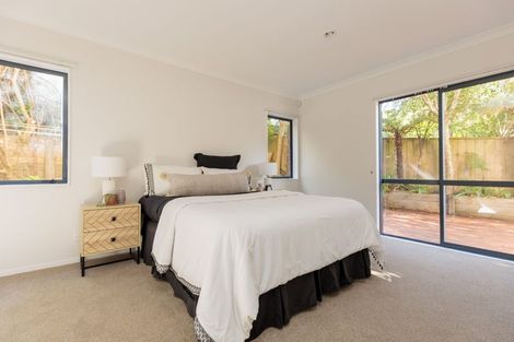 Photo of property in 2a Stella Grove, Newlands, Wellington, 6037