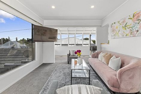 Photo of property in 10a Church Street, Northcote Point, Auckland, 0627