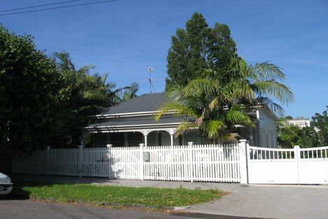 Photo of property in 32 Sentinel Road, Herne Bay, Auckland, 1011