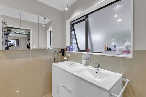 Photo of property in 6 Fencourt Place, Rototuna North, Hamilton, 3210