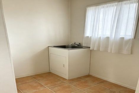 Photo of property in 144 Prince Regent Drive, Half Moon Bay, Auckland, 2012
