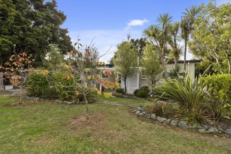 Photo of property in 3 Ferndale Avenue, Leigh, 0985