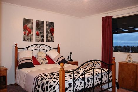 Photo of property in 14 Mcneil Street, Balclutha, 9230