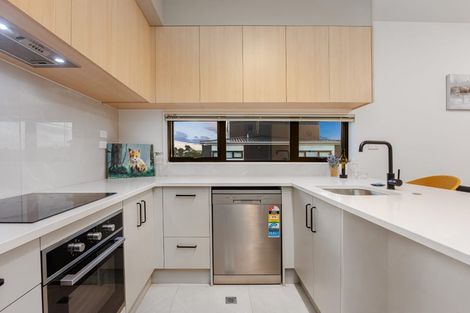 Photo of property in 4/43a Waimumu Road, Massey, Auckland, 0614