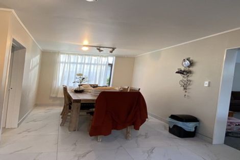 Photo of property in 3/25a Beach Road, Te Atatu Peninsula, Auckland, 0610