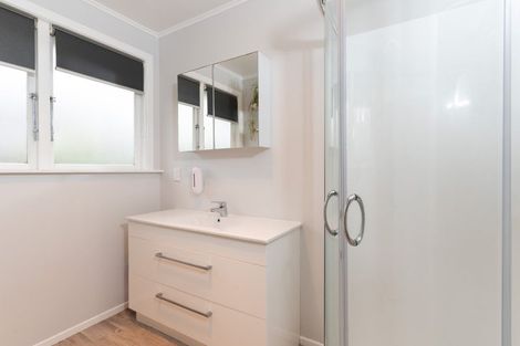 Photo of property in 9 Sasanof View, Ascot Park, Porirua, 5024