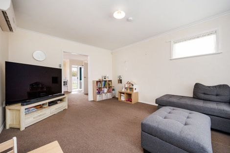 Photo of property in 17 Kaituna Street, Milson, Palmerston North, 4414
