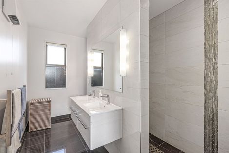 Photo of property in 14 Crown Close, Prebbleton, 7604